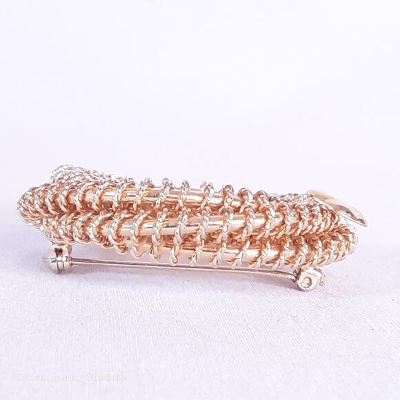 Swirl Brooch Gold Tone Twisted Wire Wound Around Spiral Wire - Picture 5 of 8